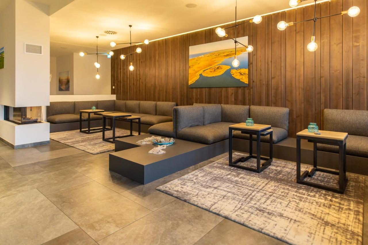 Aparthotel Waterkant Suites - Fewos Am Meer Mit Spa เบอร์เกอเรนเดอ-เรทวิช ภายนอก รูปภาพ