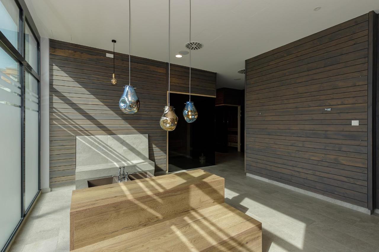 Aparthotel Waterkant Suites - Fewos Am Meer Mit Spa เบอร์เกอเรนเดอ-เรทวิช ภายนอก รูปภาพ