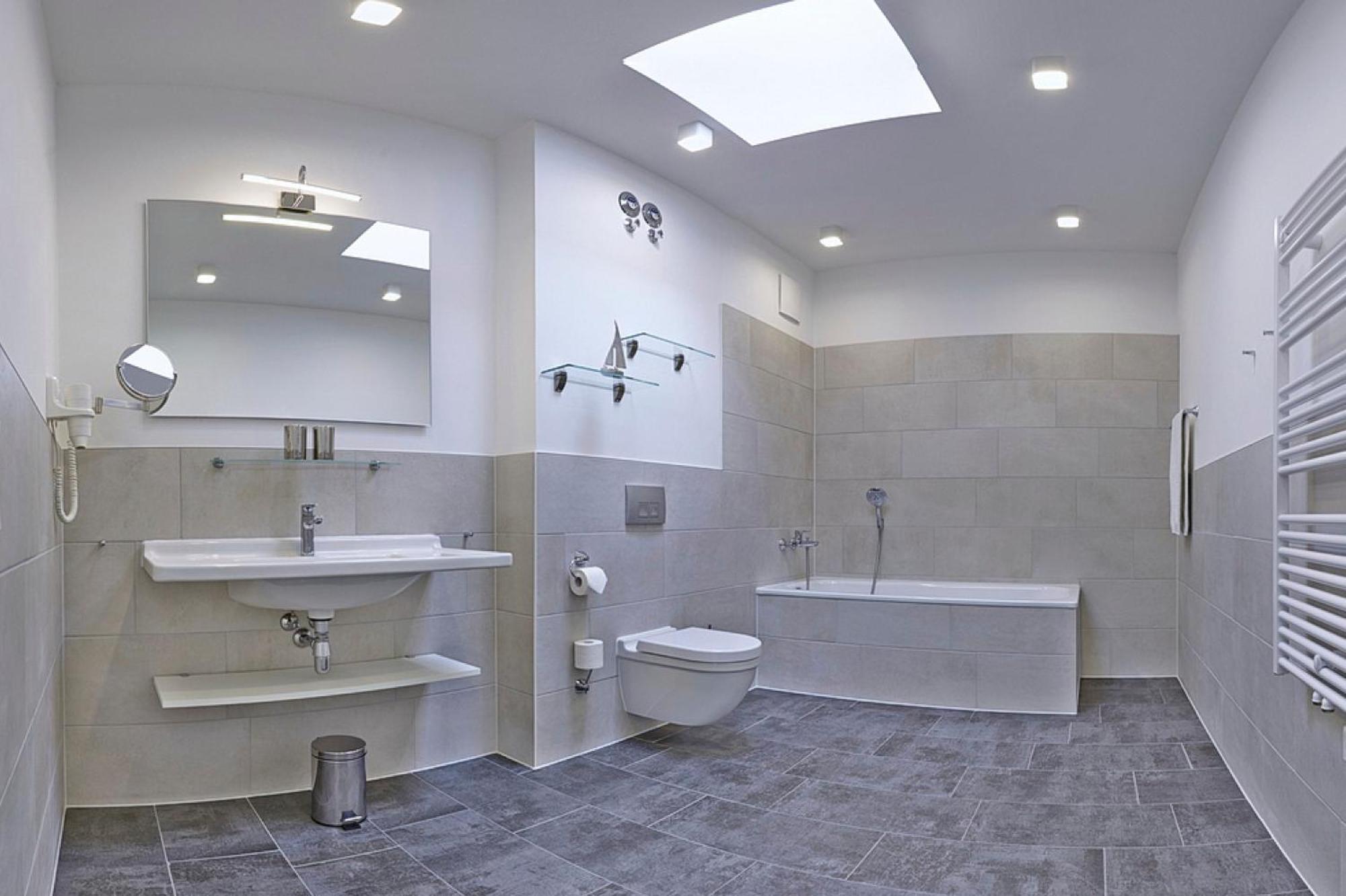 Aparthotel Waterkant Suites - Fewos Am Meer Mit Spa เบอร์เกอเรนเดอ-เรทวิช ภายนอก รูปภาพ